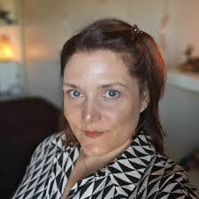 Colette Sutton's Instagram, Twitter & Facebook