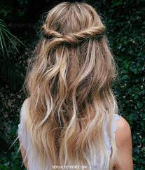 Winter Wedding Hair Idea Hair Styles Half Up Hair Down Hairstyles