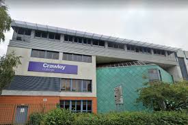 Le campus crawley à college road , crawley, a offert une variété de cours techniques et professionnels, y compris l'ingénierie, les services de coiffure et de beauté, la nourriture, la. Al1dgvexix Yim