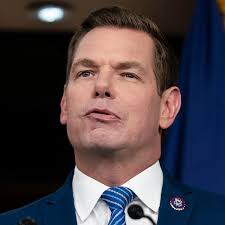 The Reds pay tribute to Pete Rose a day after he was posthumously  reinstated by MLB