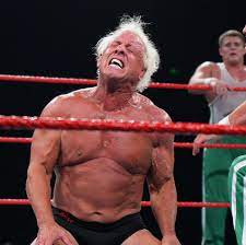 If you have any questions, you can contact us using the contact form or by emailing ricflairshop@gmail.com. Kunstliches Koma Sorge Um Wrestling Legende Ric Flair Stern De