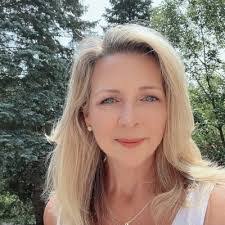 Kelly Penman's Instagram, Twitter & Facebook