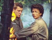 Plusieurs incendies criminels mettent toute la brigade en alerte. Une Femme D Honneur Brule Vif Brule Vif S02e01 Sur Le