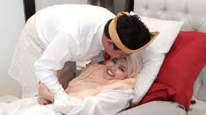 Cerpen, puisi, novel, dan karya seni. Https Bogor Tribunnews Com 2021 07 14 Igd Rumah Sakit Penuh Seorang Ibu Melahirkan Sambil Berdiri Videonya Viral Di Media Sosial Https Cdn 2 Tstatic Net Bogor Foto Bank Images Viral Ibu Hamil Melahirkan Jpg Seorang Ibu Didampingi Suaminya