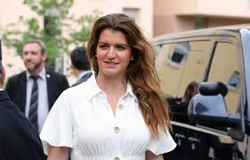 Marlene schiappa poids.marlène schiappa (mise au monde le 18 novembre 1982) est une auteure et législatrice française qui a occupé le poste de ministre déléguée responsable de la citoyenneté dans l'administration castex du président emmanuel macron depuis juillet 2020. Cesars 2020 Marlene Schiappa Serait Indignee De Voir Une Salle Applaudir Roman Polanski