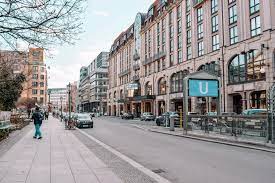 City now needed to break down a chelsea defence that has been exceptional since tuchel came in. Costurile Unui City Break In Capitala Germaniei Born To Travel