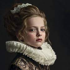 Impulsada por su amor por los humanos, los animales y un fuerte impulso creativo, trae el pasado al presente en sus fotografías de retratos. Gemmy Woud Binnendijk Netherlands