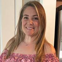 Amanda Manzella's Instagram, Twitter & Facebook