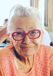 Diane Roe's Instagram, Twitter & Facebook