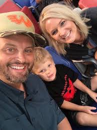 Courtney Farabaugh's Instagram, Twitter & Facebook