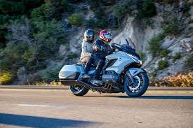 For 2021, honda increased the size of the top trunk from 50 litres to 61 litres. Images5 1000ps Net Images Bikekat 2021 2 Honda
