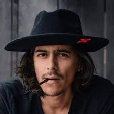 Carlos Lang's Instagram, Twitter & Facebook