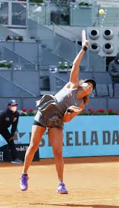 大坂なおみは日米 ハーフの女子 テニス選手。 両国で将来を嘱望されている若手選手である。 日本国籍を持つ選手としては史上初めて四大大会シングルス部門での優勝、またアジア人選手として史上初のランキング 1位も達成した。 å¥³å­ã‚·ãƒ³ã‚°ãƒ«ã‚¹ï¼'å›žæˆ¦ã§åœŸå±…ç¾Žå'²ã¨å¯¾æˆ¦ã™ã‚‹å¤§å‚ãªãŠã¿ å¤§å‚ãªãŠã¿ åœŸå±…ç¾Žå'²ã‚'é€€ã'ï¼'å›ž å†™çœŸ1 4 Sanspo Com ã‚µãƒ³ã‚¹ãƒ