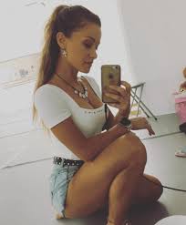 Alice is my neighbor alice's native utility token and is used in the following functions: Era Alice Bellagamba Di Amici Oggi A 33 Anni Si E Trasformata Ecco Con Chi Sta Foto