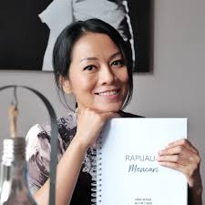 Hehe jom share sinopsis drama ni tau. Tertidur Selama 27 Tahun Dee Lestari Rilis Karya Tertuanya Rapijali