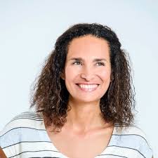 Frédérique bedos is the author of la petite fille à la balançoire (4.36 avg rating, 22 ratings, 0 discover new books on goodreads. Temoignage D Une Vie Construire Un Monde Meilleur Oui C Est Possible Regard De Femmes