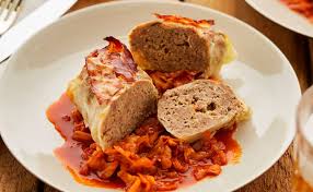 Geschmorte Krautrouladen Mit Paprikakraut Rezept Rezept Krautroulade Rezepte Lebensmittel Essen