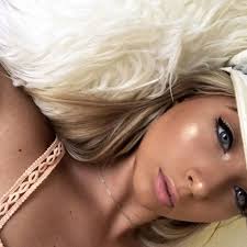 Ak už raz zhrešiť, tak so sexi Avalon