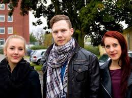 Sina Ostermann Lukas Kloth Und Linda Pfeiffer V L N R Beginnen Heute 14 10 Ihr Master Studium Am Fachbereich Medien Der Fh Ki Masterstudium Locken Machen