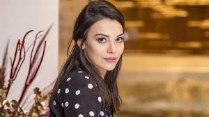 After studying at istanbul sun college, she completed a degree in radio, television, and cinema at beykent university. Tuvana Turkay Korona Cigerimde Hasar Birakti