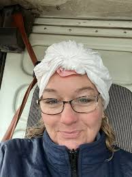 I only rock mail bags never in my life wanted or had a male bag 👜 👛 wtf  iz that...#goodfriday