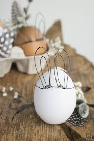 Zutaten 4 el weizenmehl 1 tl trockenhefe 2 eier 1 el zucker 100 g butter 200 ml milch 100 g rosinen. Hasenohren Osterei Zwo Ste