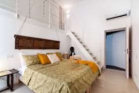 Une Maison De Vacances Au Style Epure Dans Les Pouilles Planete Deco A Homes World En 2020 Maison De Vacances Chambre Parentale Plan Deco Chambre A Coucher