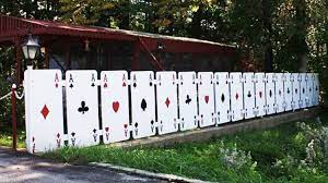 Pagar rumah pada awalnya berfungsi untuk membuat garis pembatas dan juga menjaga lingkungan perkembangan trend pagar rumah 2019 akan banyak mengambil konsep natural dan ecofriendly. 15 Pagar Rumah Unik Paling Kreatif Sedunia