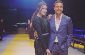 Tampak ia bersama istri, raisa andriana, dan putri semata wayangnya, zalina. Raisa Masuk Wanita Tercantik Komentar Nakal Hamish Daud Buat Salfok Matamata Com