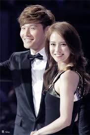 She's great in running man(nowdays not that great just average). Spartace Couple Kimjongkook Songjihyo Page 5 Running Man Korea Running Man Korean Running Man Funny