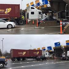 Why Does This Keep Happening From Reynoldgregor A Container Truck Hit The Toll On The Mackay Bridge Globalhalifax Container Truck