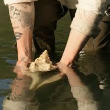 Tranh cãi thật giả về hình xăm trên tay jungkook bts và câu chuyện cảm động phía sau. Hoa Ra Hinh XÄƒm Cá»§a Jungkook Bts Co Lien Quan Ä'áº¿n Loai Hoa Ä'áº¡i Diá»‡n Cho Ngay Sinh