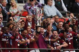 Em 1992, com a mudança do nome da primeira divisão de first division para premier league, a segunda divisão adotou o nome de first division. Aston Villa Vence Jogo De R 870 Milhoes E Volta A Elite Do Campeonato Ingles Gzh