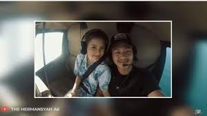Layaknya remaja pada umumnya, aurel sering memposting foto kesehariannya lewat instagram. Azriel Siap Kunjungi Sarah Menzel Tiap Minggu Ke Luar Negeri Aurel Oh My God Ampun Bang Jago Halaman All Tribun Papua