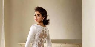 The nuptials took place in the first installment of breaking dawn, released in theaters in november 2011.the designer of the gown was carolina herrera, while the venue was. Twilight Wedding Dress To Be Sold