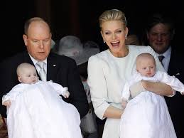 Charlene und die kinder ziehen aus! Furst Albert Und Charlene Die Schonsten Bilder Ihrer Kinder
