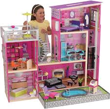 Egal ob es ein fertighaus ein bausatzhaus oder ein klassisch selbst entworfenes haus ist. Kidkraft 65833 Uptown Puppenhaus Aus Holz Mit Mobeln Und Zubehor Spielset Mit Drei Spielebenen Fur 30 Cm Grosse Puppen Amazon De Spielzeug