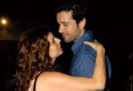 Check spelling or type a new query. Ex Amores Debora Bloch E Sergio Marone Se Reencontram Com Abraco O Fuxico