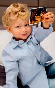 Leone lucia ferragni net worth and salary: Chiara Ferragni Incinta Leone Mostra L Ecografia Su Instagram