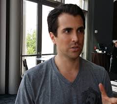 At This Performance": An Interview With <i>Phantom of the Opera</i>'s Eric  Ruiz