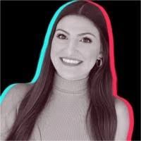 Kristen Edge's Instagram, Twitter & Facebook