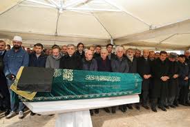 15 temmuz şehidinin kardeşi böyle isyan etti. Sehit Erol Olcok Un Annesi Son Yolculuguna Ugurlandi Son Dakika Haberleri