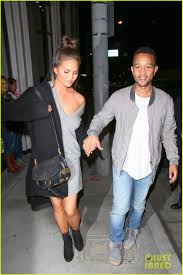 Legend released the single from his debut album get lifted, which was a huge success, earning the singer a grammy award for best male r&b vocal performance in. Full Sized Photo Of John Legend Thinks Chrissy Teigen Is The Best Person On Twitter 18 Photo 3780312 Just Jared
