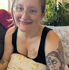 Does anyone know the walk in hours for dentistry at Intercare??? My toddler  needs to be seen ASAP and Intercare is the only pediatric dentist within  35+miles that accepts our insurance 😭