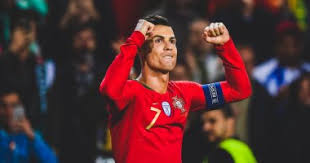منتخب البرتغال لكرة القدم هو ممثل البرتغال الرسمي في رياضة كرة القدم، وتصنيفه العالمي 8 ، تأسس الاتحاد البرتغالي لكرة القدم في العام 1914، وانضم إلى. Ø³ÙˆØ¨Ø± ÙƒÙˆØ±Ø© ÙƒØ§Ø¨ÙˆØ³ ÙŠÙˆØ±Ùˆ 2004 ÙŠØ·Ø§Ø±Ø¯ Ø±ÙˆÙ†Ø§Ù„Ø¯Ùˆ Ù…Ø¹ Ù…Ù†ØªØ®Ø¨ Ø§Ù„Ø¨Ø±ØªØºØ§Ù„ Ø§Ù„ÙŠÙˆÙ… Ø§Ù„Ø³Ø§Ø¨Ø¹