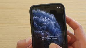 The icon bar at the top of the iphone screen. Iphone 11 Pro How To Change Wallpaper For Lock Screen Home Screen Youtube