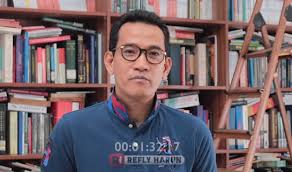 Selain refly, erick juga turut mencopot tiga jajaran komisaris pelindo i. Refly Harun Hapus Presidential Treshold Majulah Anies Ganjar Khofifah Atau Ridwan Kamil Kalau Tidak Ya Lu