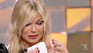 Nella puntata di verissimo di oggi, 27 gennaio 2018, silvia toffanin ha ospitato cecilia rodriguez e puntata ricca di ospiti quella di verissimo di oggi, 27 gennaio 2018, in onda alle 16.00 su canale5. Matilde Brandi Piange In Diretta A Verissimo Con Silvia Toffanin