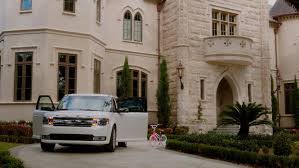 Ford Flex 2013 Suv Driven By Mark Wahlberg In Daddy S Home 2015 Ford Daddy S Home Ford Flex House Styles