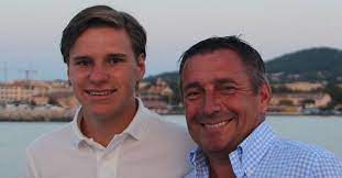 Jul 16, 2021 · blue origin on thursday announced that dutch teen oliver daemen will accompany founder jeff bezos, his brother mark bezos and aerospace pioneer wally funk on the company's first human spaceflight,. Oj9kbmo8xsnjbm